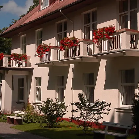 Vandenis Hotell 3*